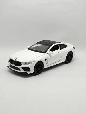 1:32 BMW M8 WHITE